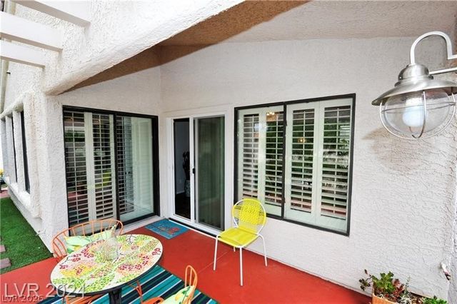 7268 Drifting River Court, Las Vegas, NV 89149