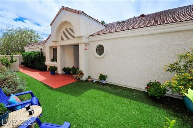 7268 Drifting River Court, Las Vegas, NV 89149