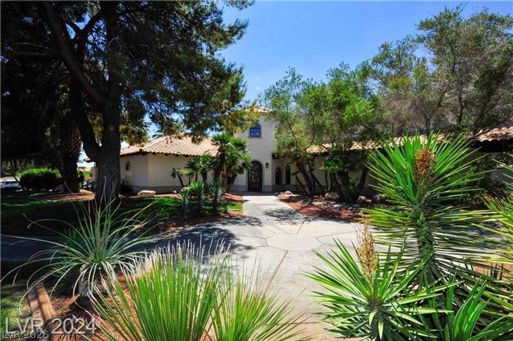 Image 36 of property listing at 7268 Drifting River Court, Las Vegas, NV 89149