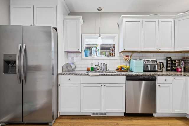 3855 Aldrich Avenue N, Minneapolis, MN 55412