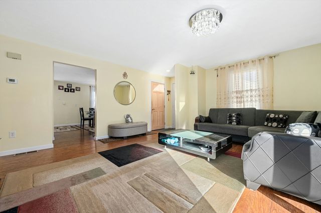 76 Parsons Hill Dr A, Worcester, MA 01603