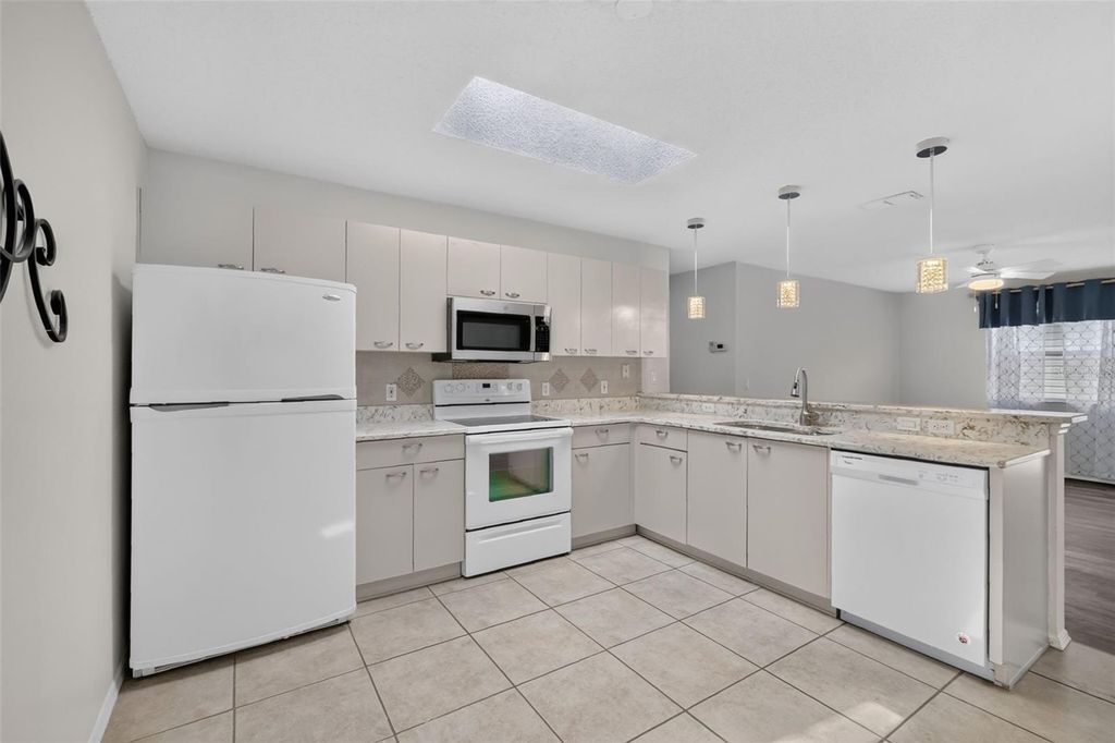 Image 14 of property listing at 1606 CAMPOS DRIVE, The Villages, FL 32162