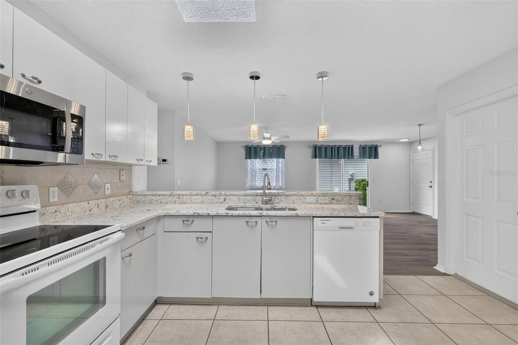 Image 15 of property listing at 1606 CAMPOS DRIVE, The Villages, FL 32162