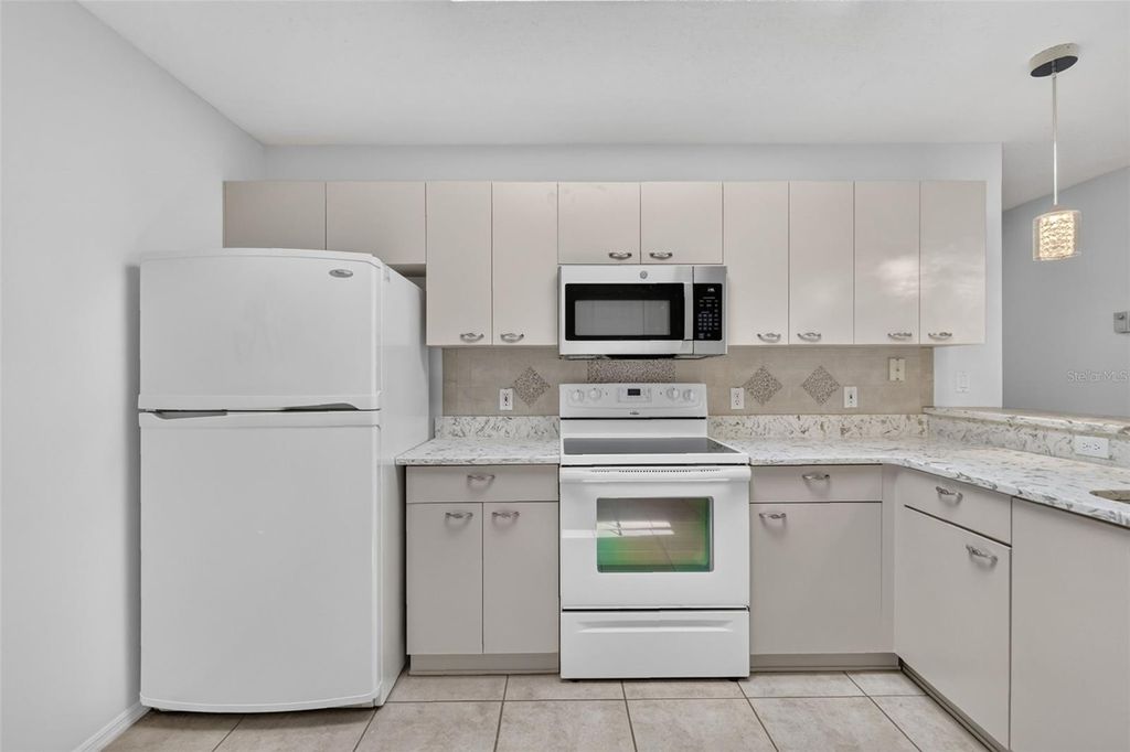 Image 16 of property listing at 1606 CAMPOS DRIVE, The Villages, FL 32162