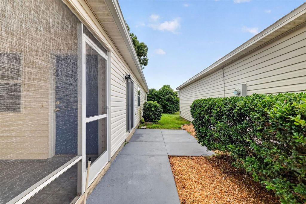 Image 25 of property listing at 1606 CAMPOS DRIVE, The Villages, FL 32162