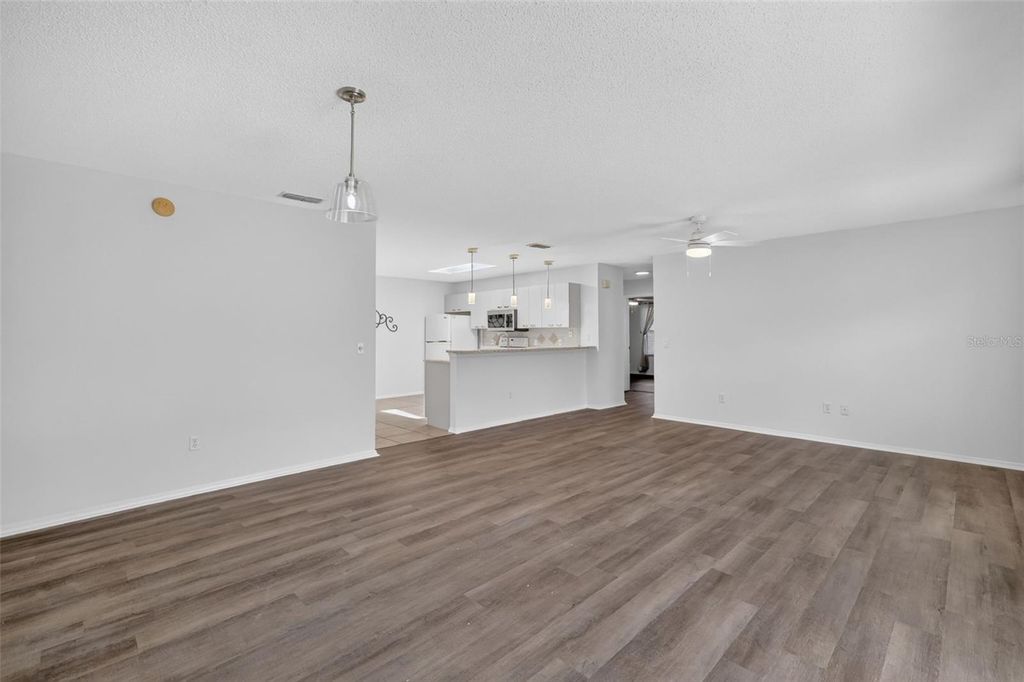 Image 7 of property listing at 1606 CAMPOS DRIVE, The Villages, FL 32162
