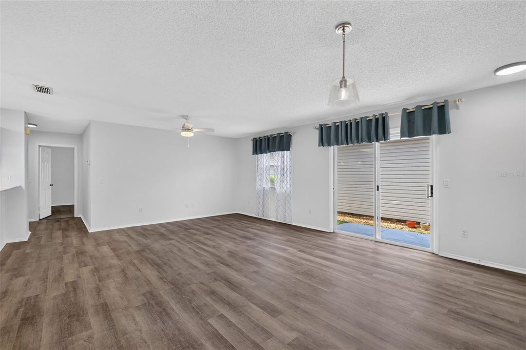 Image 8 of property listing at 1606 CAMPOS DRIVE, The Villages, FL 32162