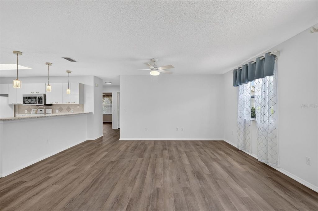 Image 9 of property listing at 1606 CAMPOS DRIVE, The Villages, FL 32162