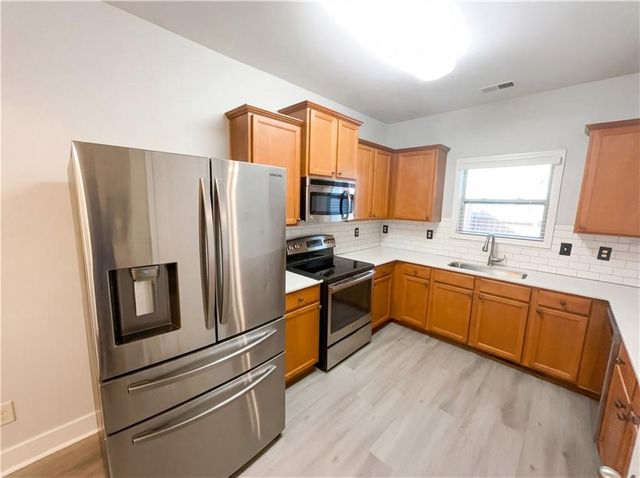 220 Madison Avenue, Acworth, GA 30102