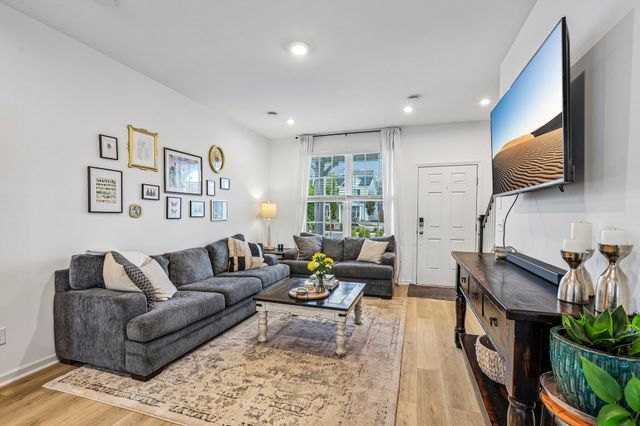615 Old Hickory Blvd Apt 745, Nashville, TN 37209