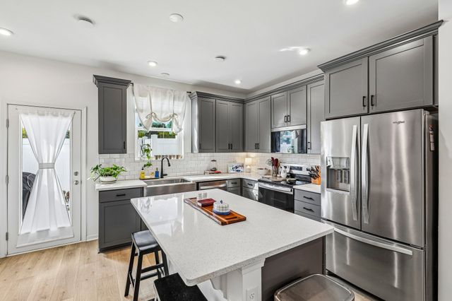 615 Old Hickory Blvd Apt 745, Nashville, TN 37209