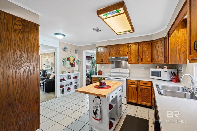 302 W Jefferson Street, Summerdale, AL 36580