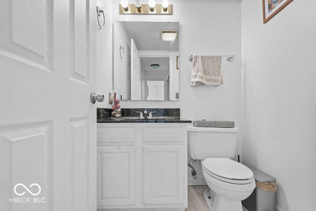 4059 Eagle Cove West Drive, Indianapolis, IN 46254