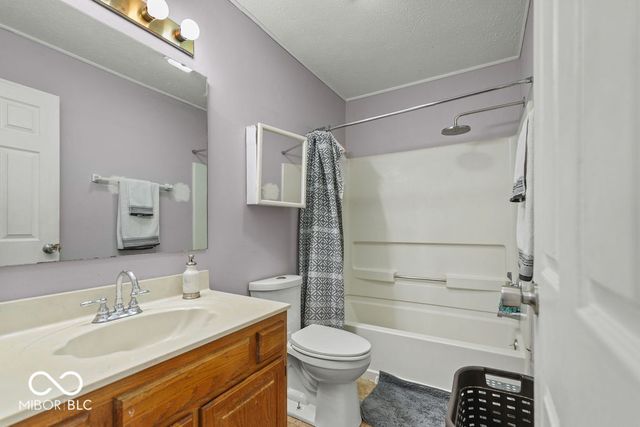4059 Eagle Cove West Drive, Indianapolis, IN 46254