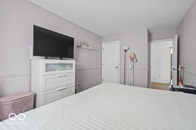 4059 Eagle Cove West Drive, Indianapolis, IN 46254