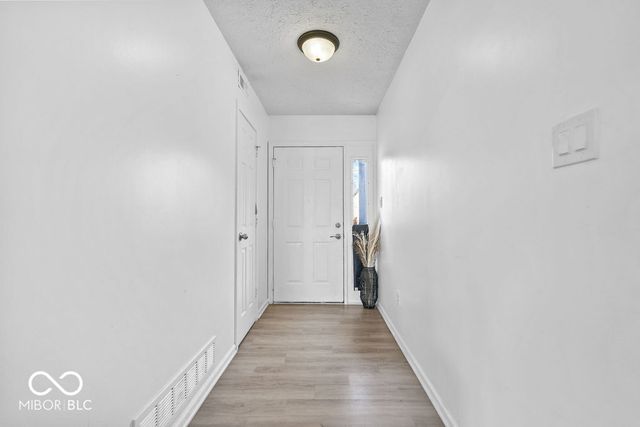4059 Eagle Cove West Drive, Indianapolis, IN 46254