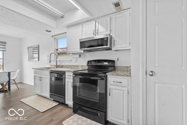 4059 Eagle Cove West Drive, Indianapolis, IN 46254