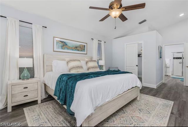 1537 Vintage LN, Naples, FL 34104