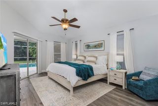 1537 Vintage LN, Naples, FL 34104