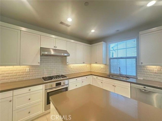 182 Augustine, Irvine, CA 92618