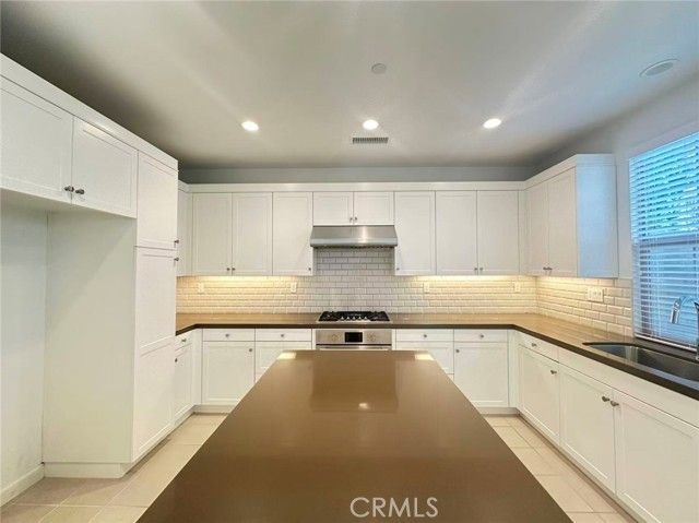 182 Augustine, Irvine, CA 92618