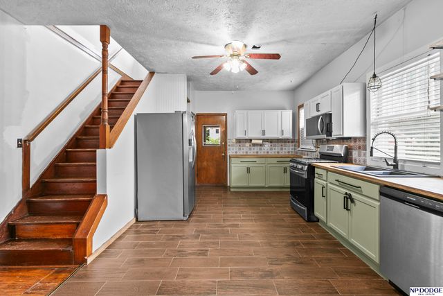 2449 Fontenelle Boulevard, Omaha, NE 68104