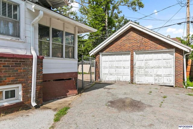 2449 Fontenelle Boulevard, Omaha, NE 68104