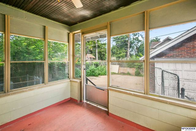 2449 Fontenelle Boulevard, Omaha, NE 68104