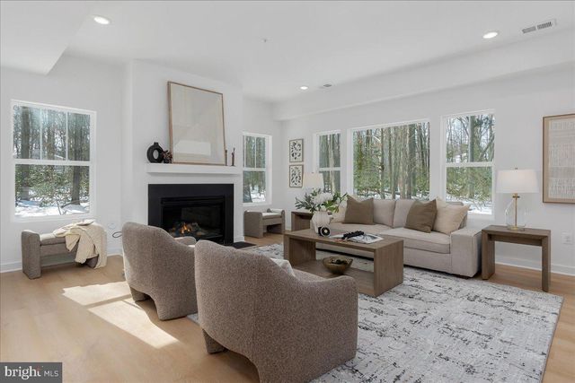 1379 MCDONALD RD, Shady Side, MD 20764