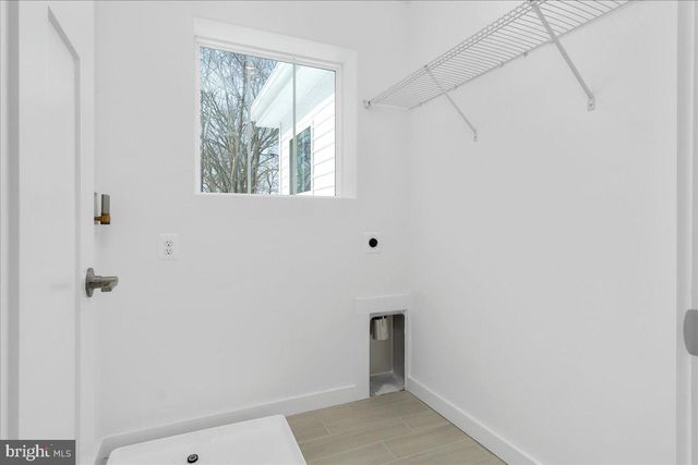 1379 MCDONALD RD, Shady Side, MD 20764