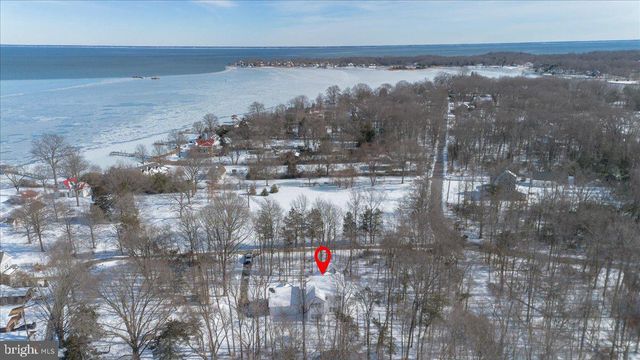 1379 MCDONALD RD, Shady Side, MD 20764