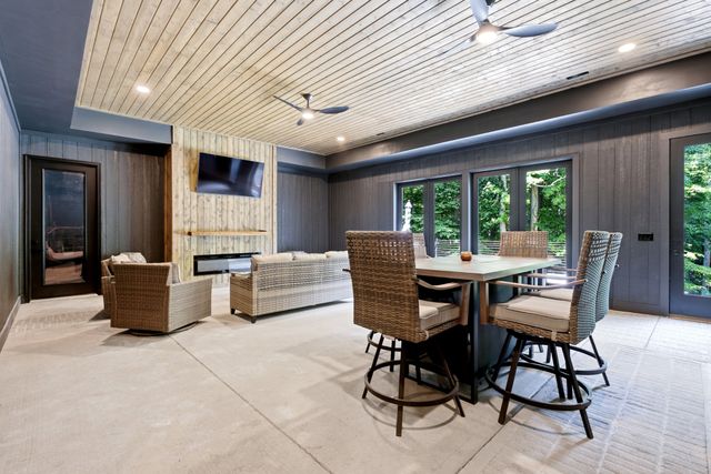 1080 Fannie Nicholson Rd, Chapmansboro, TN 37035
