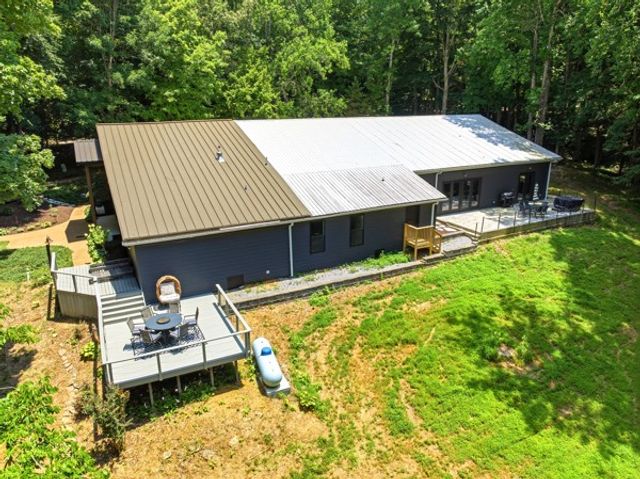 1080 Fannie Nicholson Rd, Chapmansboro, TN 37035