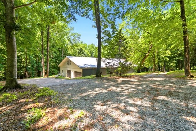 1080 Fannie Nicholson Rd, Chapmansboro, TN 37035