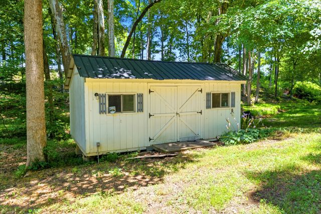 1080 Fannie Nicholson Rd, Chapmansboro, TN 37035