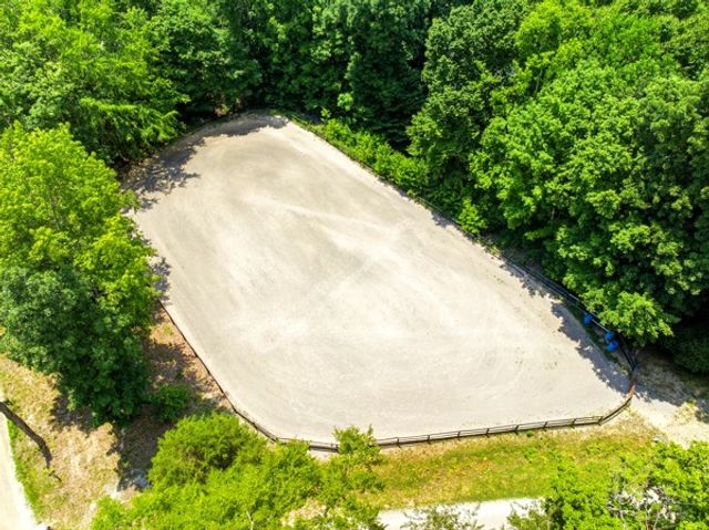 1080 Fannie Nicholson Rd, Chapmansboro, TN 37035