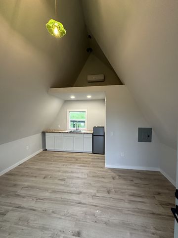 1080 Fannie Nicholson Rd, Chapmansboro, TN 37035