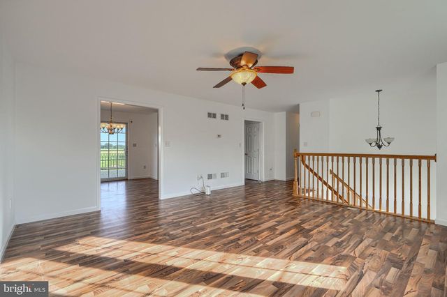 681 GRANT DR, Gettysburg, PA 17325