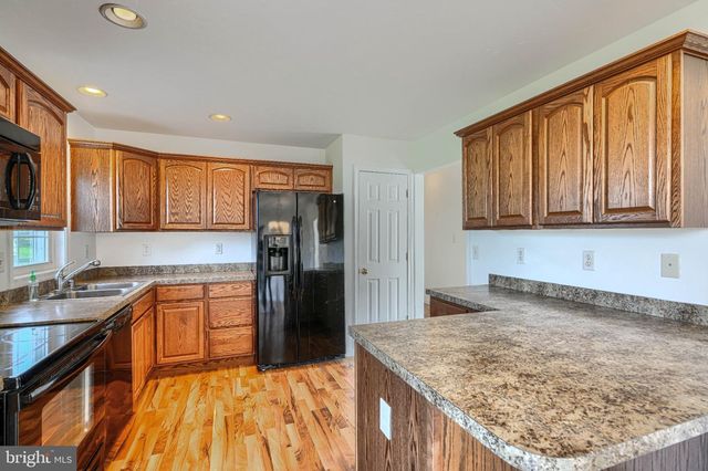 681 GRANT DR, Gettysburg, PA 17325