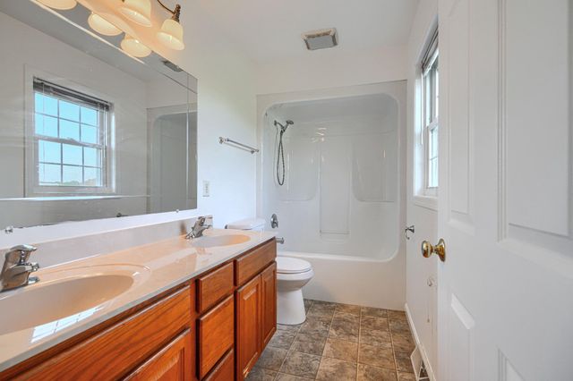 681 GRANT DR, Gettysburg, PA 17325