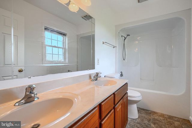681 GRANT DR, Gettysburg, PA 17325