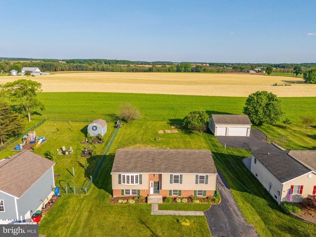 681 GRANT DR, Gettysburg, PA 17325