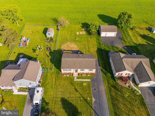 681 GRANT DR, Gettysburg, PA 17325