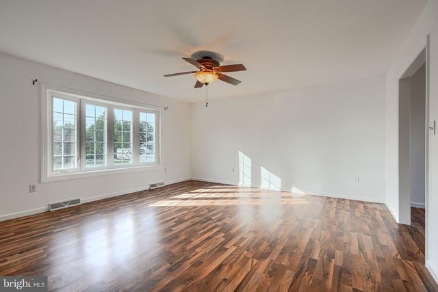 681 GRANT DR, Gettysburg, PA 17325