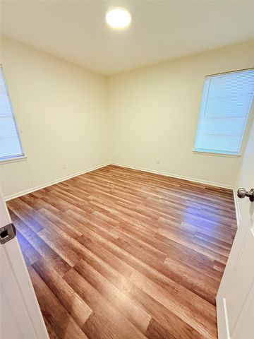 5469 Wayside Avenue, Fort Worth, TX 76134