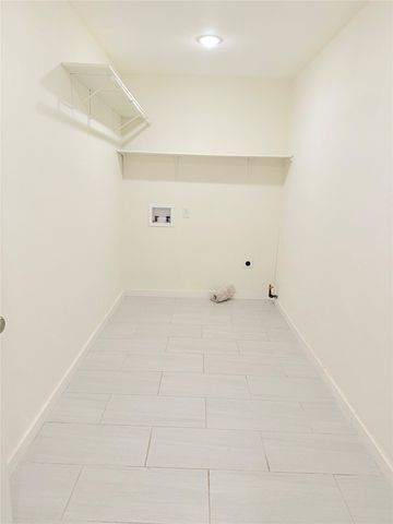 5469 Wayside Avenue, Fort Worth, TX 76134