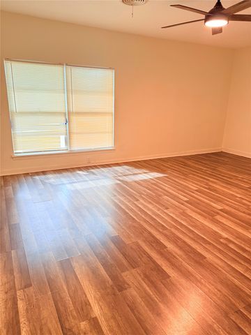 5469 Wayside Avenue, Fort Worth, TX 76134