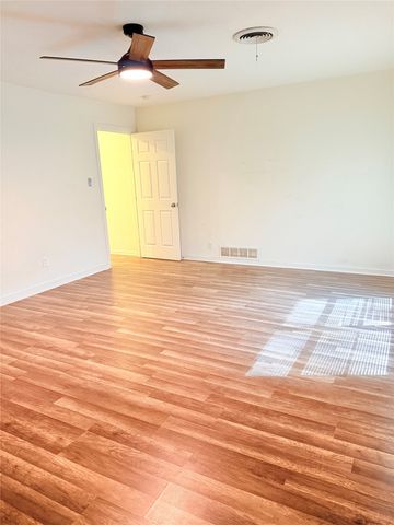 5469 Wayside Avenue, Fort Worth, TX 76134