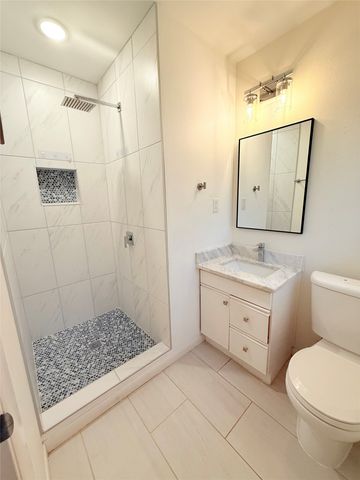 5469 Wayside Avenue, Fort Worth, TX 76134