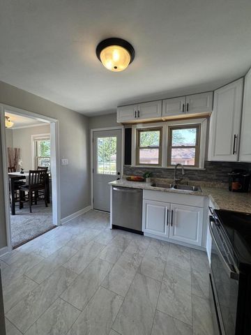 1410 Kremer AVENUE, Racine, WI 53402